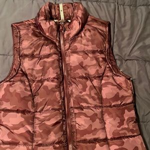 camo purple puffer jacket- no sleeves